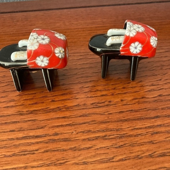 Vintage Japanese Geta Sandals Salt & Pepper Shakers Made in Japan - Picture 4 of 11